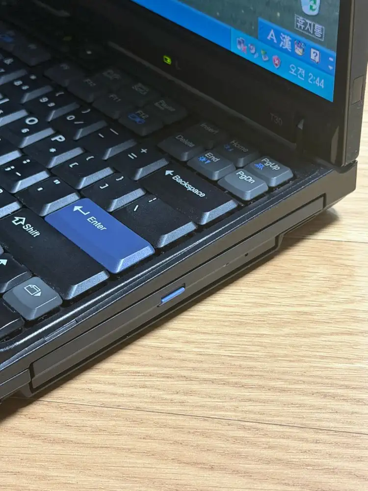 LG IBM 씽크패드 T30 노트북 - 희귀 레트로 모델 윈도우 XP ThinkPad 이미지