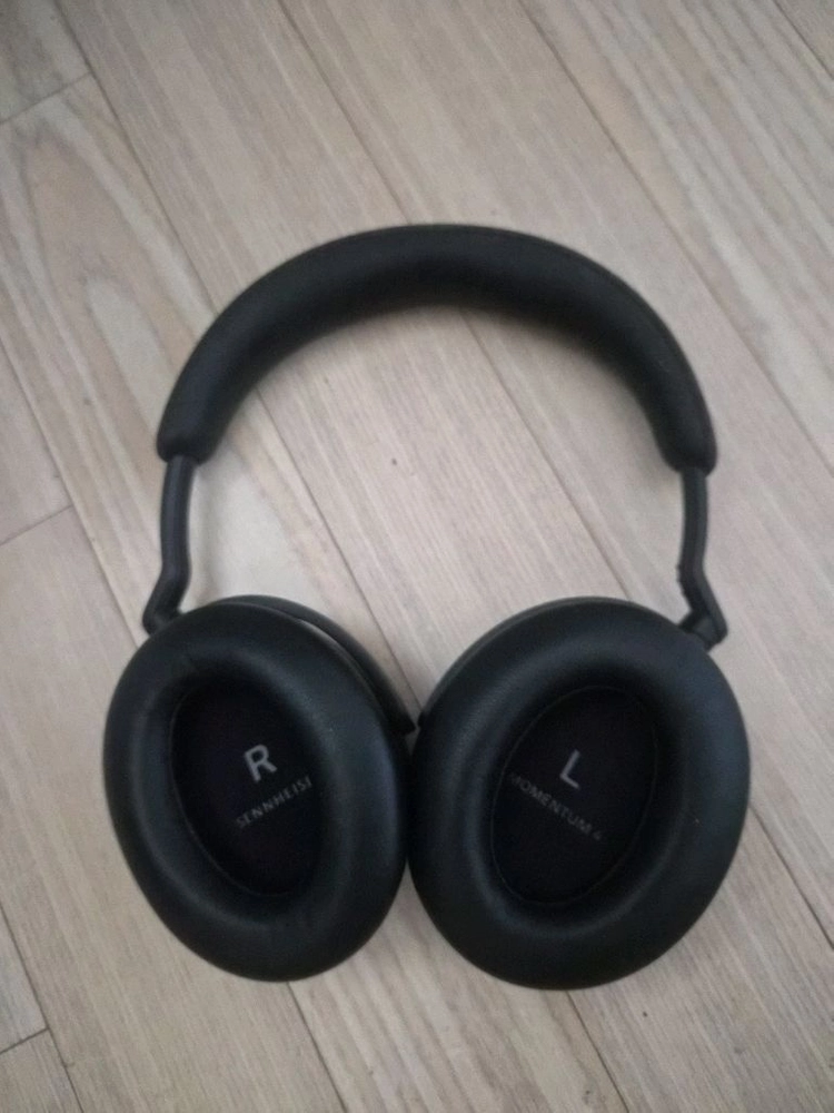 젠하이저 모멘텀 4 와이어리스 블랙 무선헤드폰 이미지