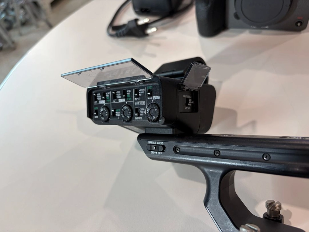 SONY FX3 (박스 제외 구성품 모두 포함) + TILTA 케이지 팝니다. 이미지