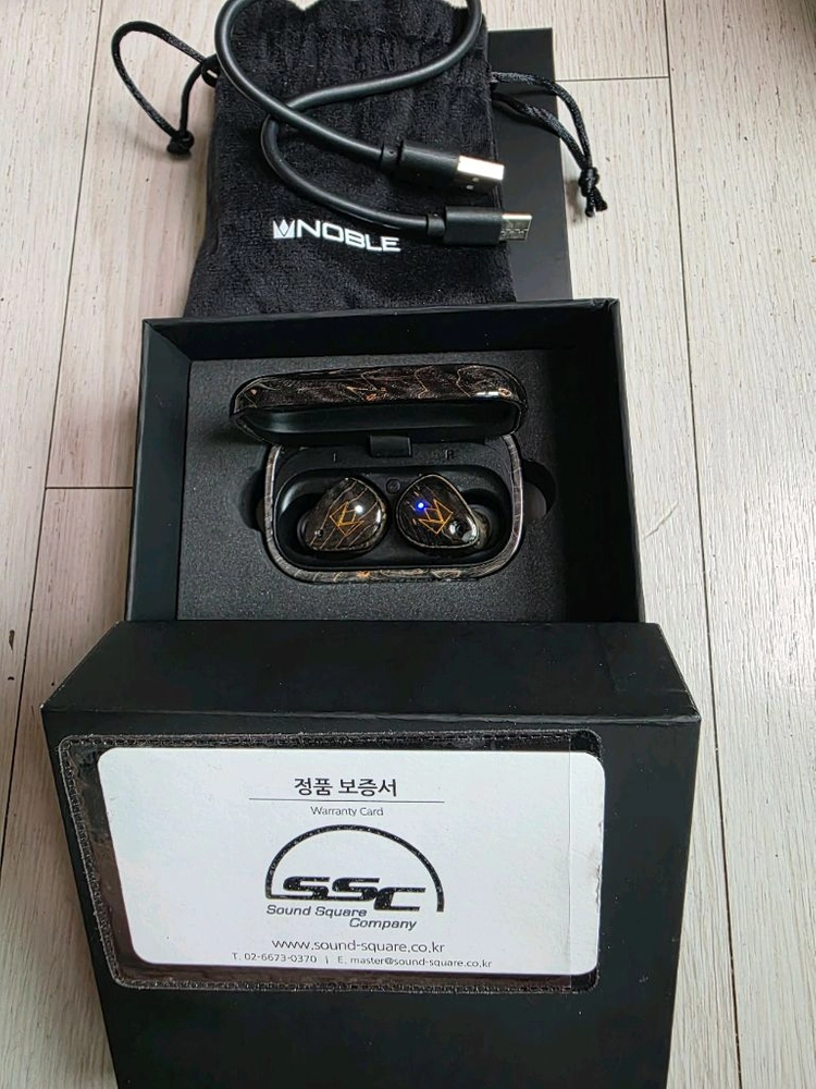 노블오디오 포커스 프레스티지 블랙 블루투스 이어폰 이미지