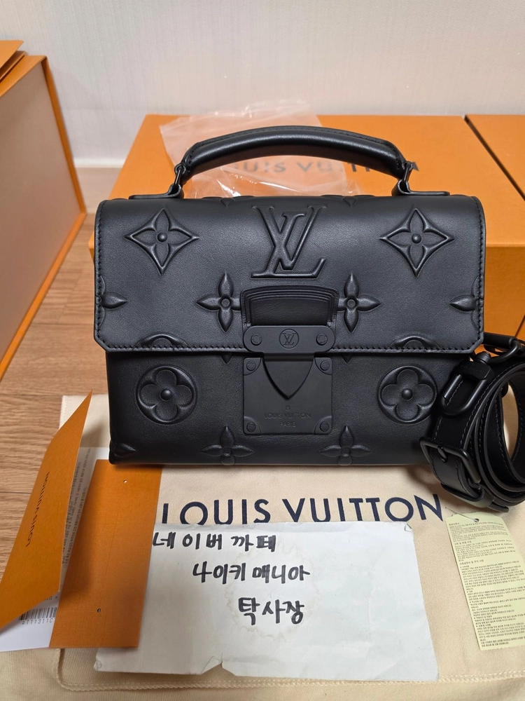 루이비통 버질아블로 엠보싱 자이언트 모노그램 토트백 크로스백 이미지