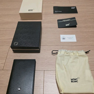 몽블랑 명함 카드지갑 이미지