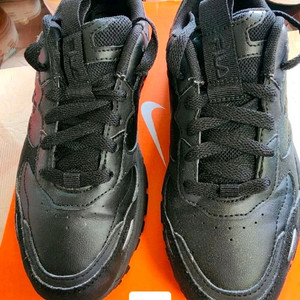 휠라 블랙 운동화 240 이미지