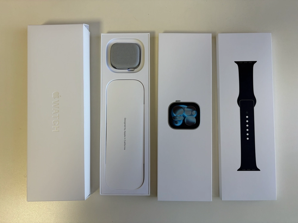 애플워치 11 (42mm.GPS. 스페이스 그레이) - 안심되는 중고거래