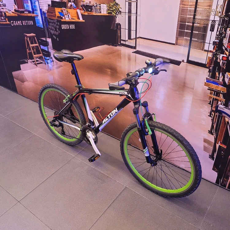택배가능 잘정비된 26인치 24단 산악용 MTB 자전거 팝니다 이미지