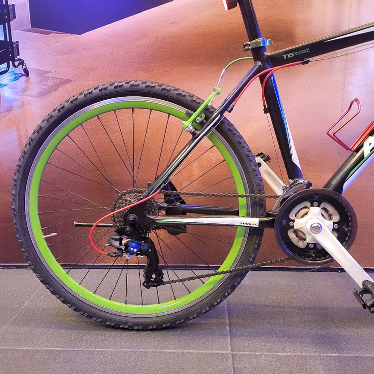 택배가능 잘정비된 26인치 24단 산악용 MTB 자전거 팝니다 이미지