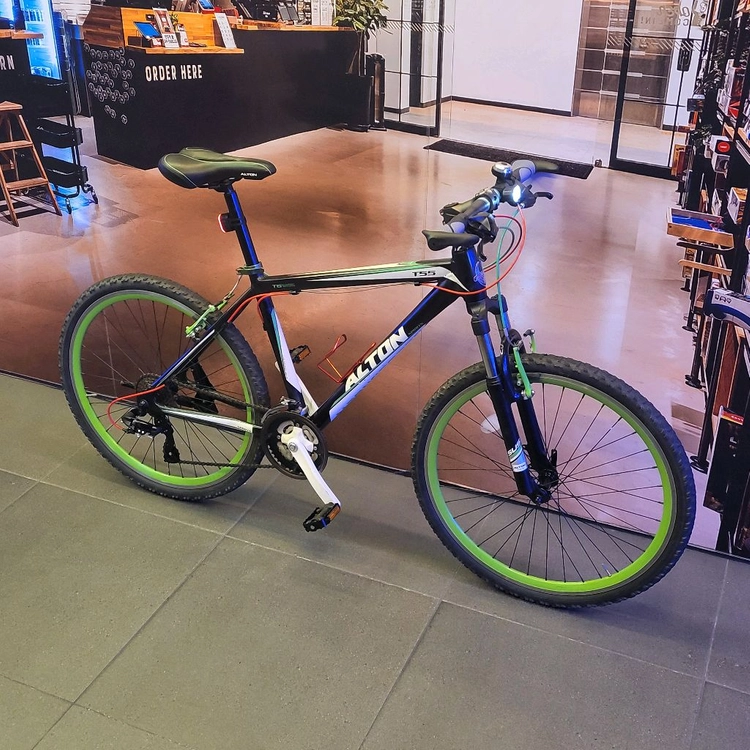 택배가능 잘정비된 26인치 24단 산악용 MTB 자전거 팝니다 이미지