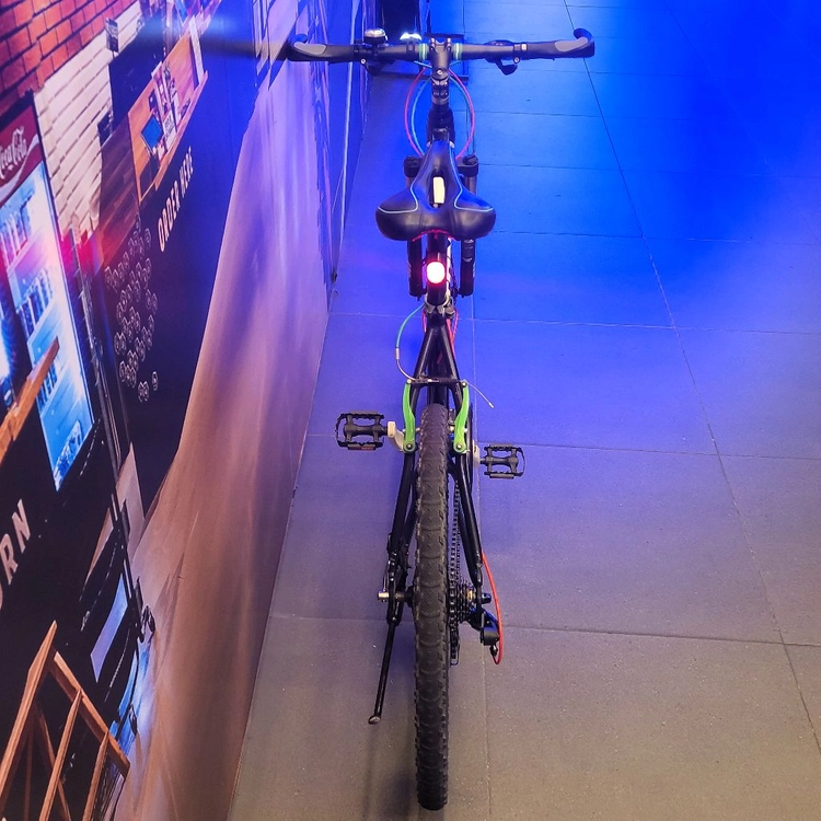 택배가능 잘정비된 26인치 24단 산악용 MTB 자전거 팝니다 이미지