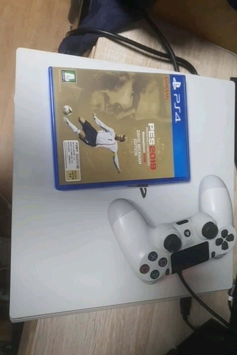 PS4 프로 PS4 PRO 화이트 (1TB) 이미지