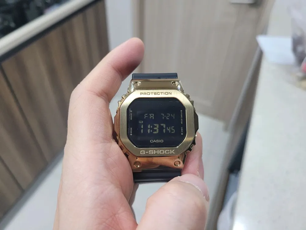 필독 지샥 사각 골드 메탈 시계(정품 새상품급) 풀박스 gm5600g 이미지