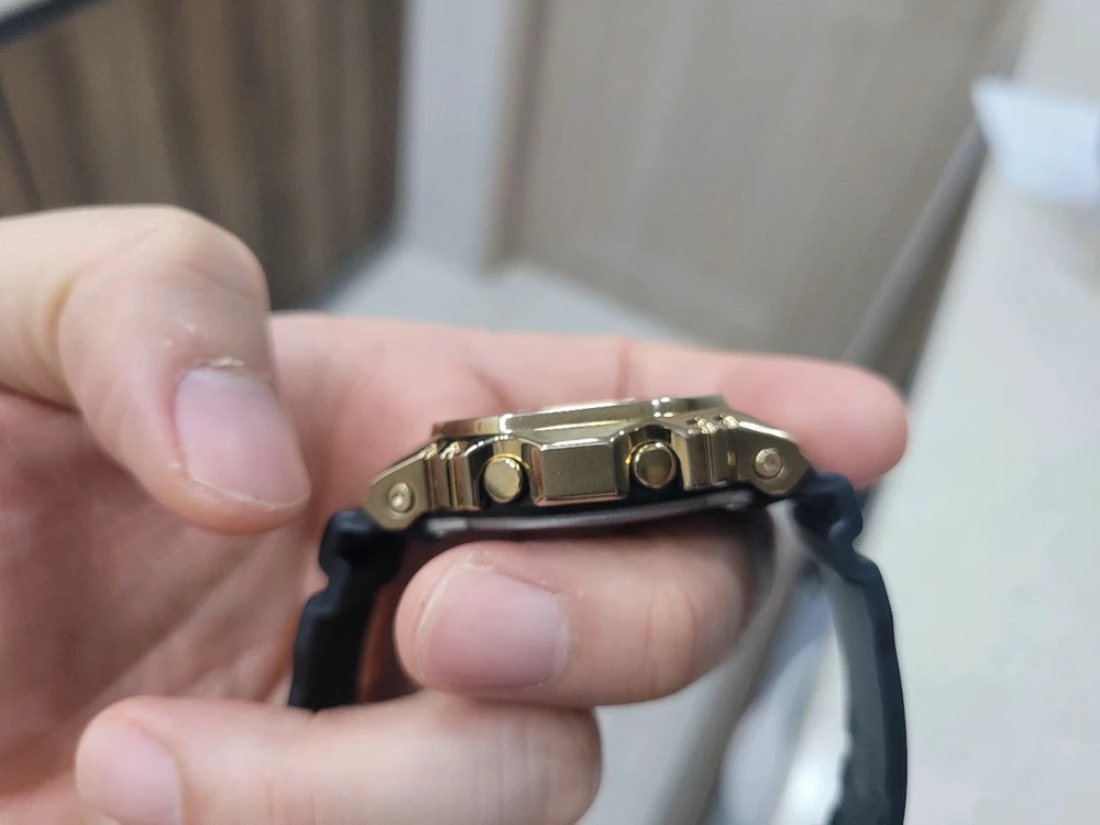 필독 지샥 사각 골드 메탈 시계(정품 새상품급) 풀박스 gm5600g 이미지