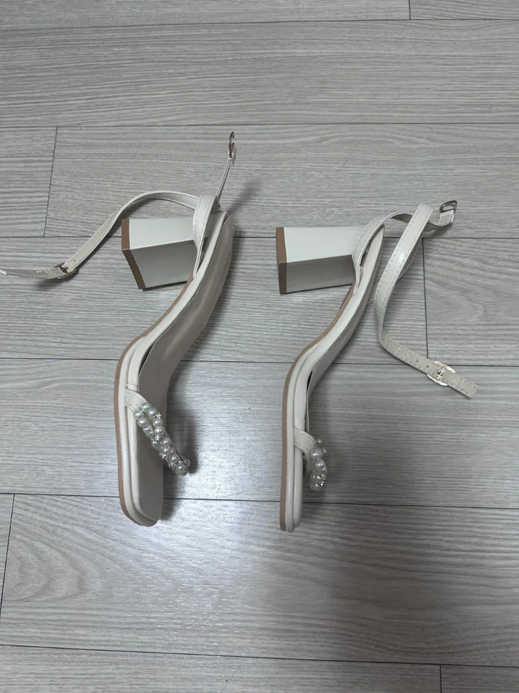 220 비즈 힐 샌들 구두 이미지