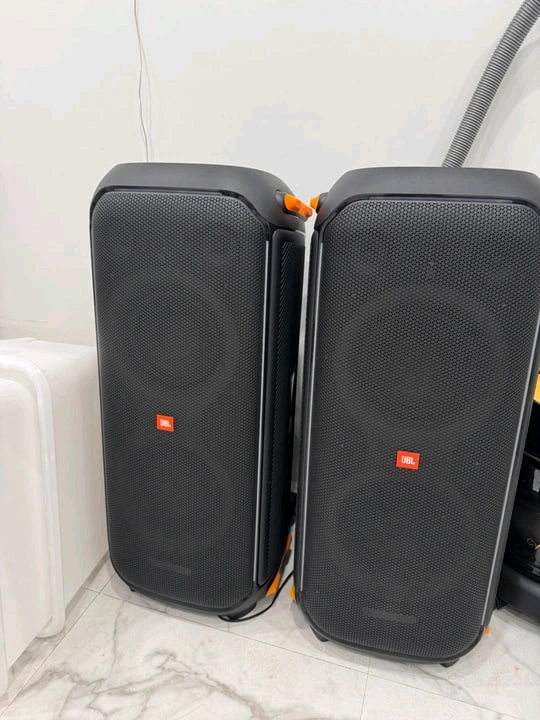 JBL 파티박스 710 대형스피커 2개 판매합니다 - 안심되는 중고거래