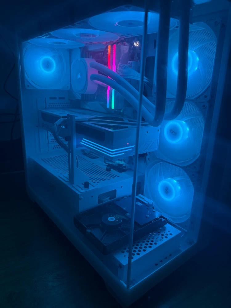 하이엔드급 본체 컴퓨터 9800x3d 983d Rtx5080 램64기가 이미지