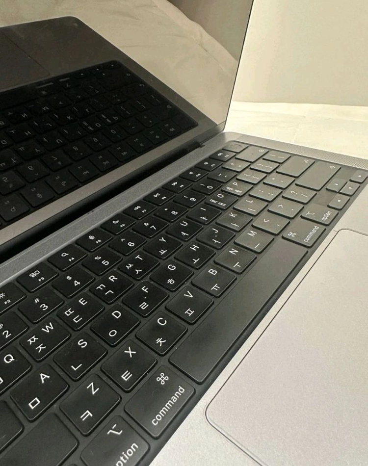 애플 맥북 프로 14 M3 8GB RAM 512GB 팝니다. 이미지