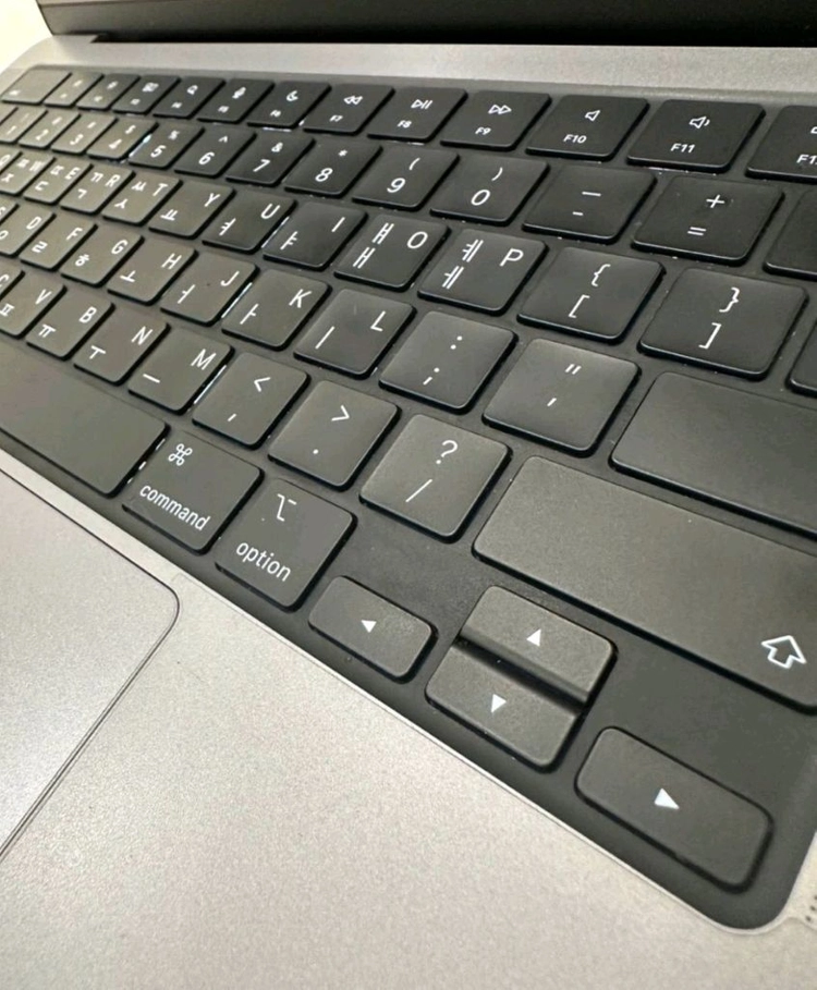 애플 맥북 프로 14 M3 8GB RAM 512GB 팝니다. 이미지
