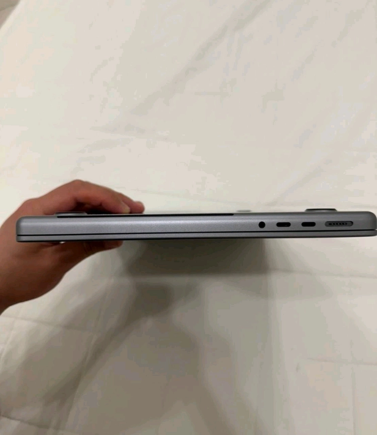애플 맥북 프로 14 M3 8GB RAM 512GB 팝니다. 이미지