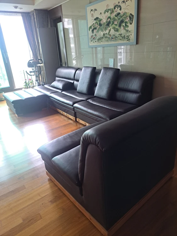 정품 스와로브스키 장식 최고급 가죽쇼파 이미지