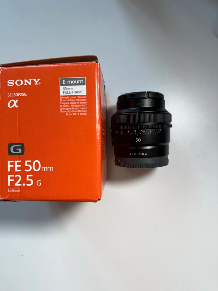 소니 FE 50mm F2.5 G 렌즈 풀박스 이미지