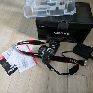 캐논 Eos R8 + RF 28mm 이미지