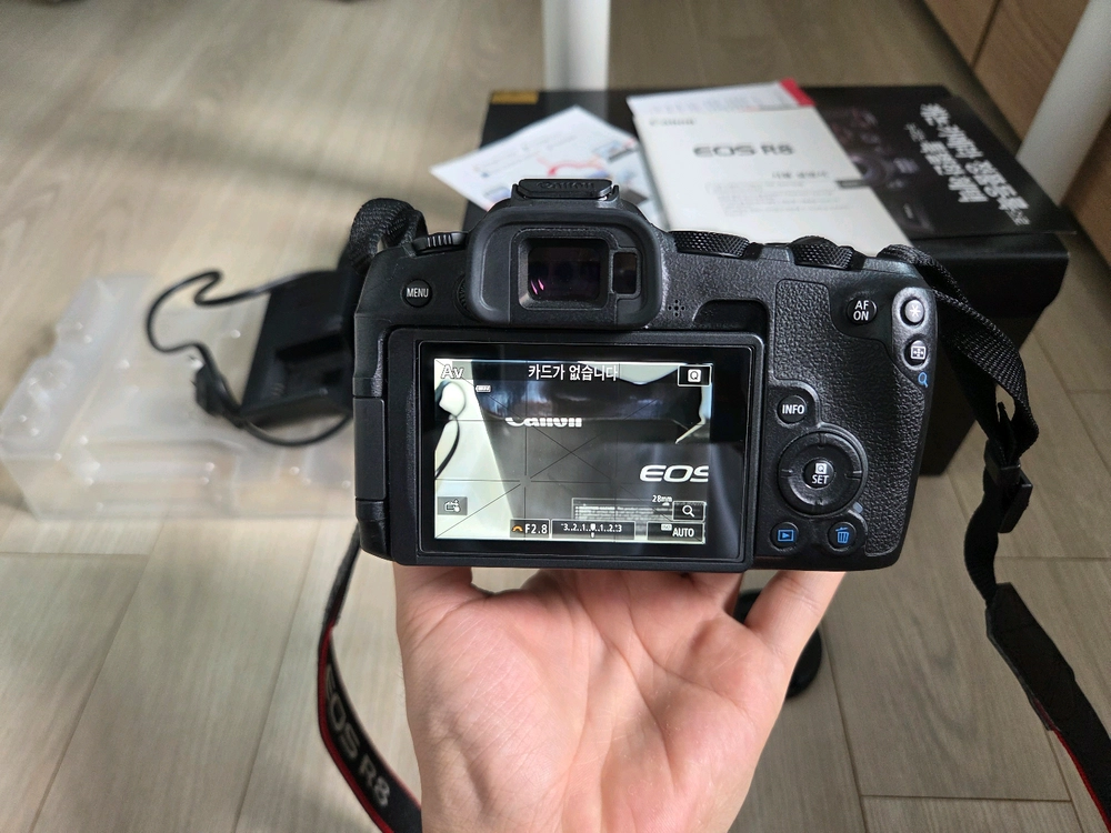 캐논 Eos R8 + RF 28mm 이미지