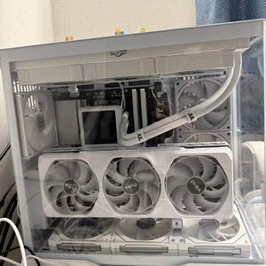 9800x3d 5080리안리 화이트 게이밍pc본체 이미지