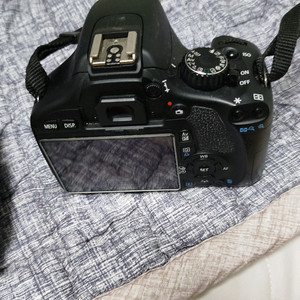 캐논 550d+ 기본렌즈 + EF 50mm 1.8 렌즈 팝니다 이미지
