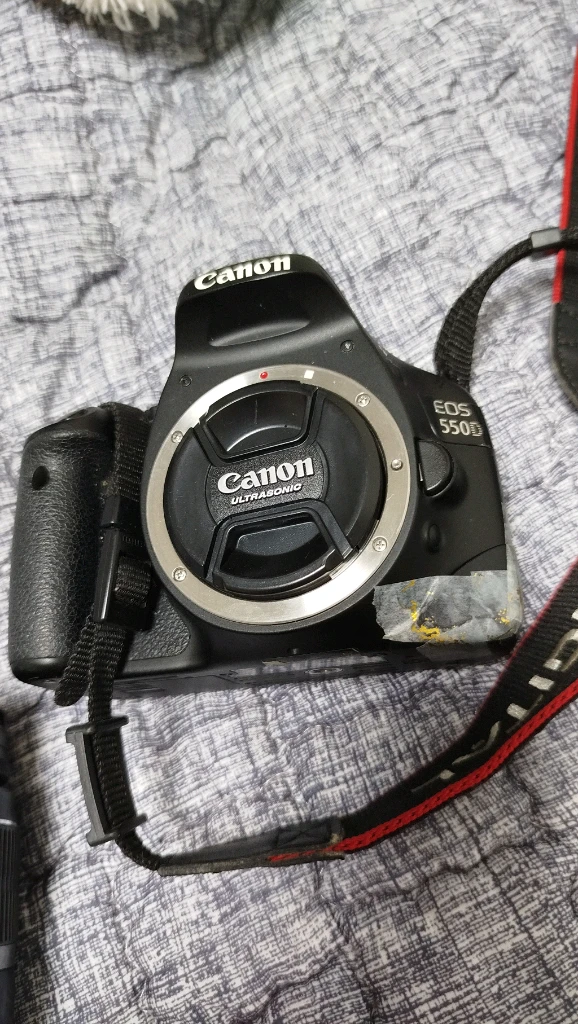 캐논 550d+ 기본렌즈 + EF 50mm 1.8 렌즈 팝니다 이미지