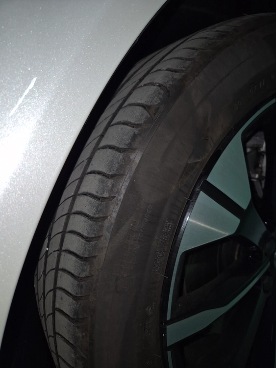 Michelin Primacy4, 255/45 R20, 타이어 4개 이미지