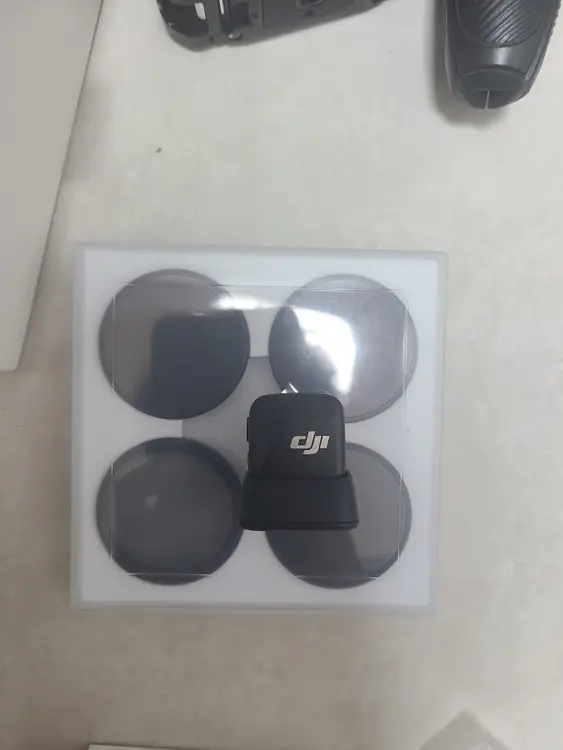 DJI 오즈모 액션 6 어드벤처 콤보 리퍼완료 케어 2년 + 각종 악세서리류 판매합니다 (내용참조) 이미지