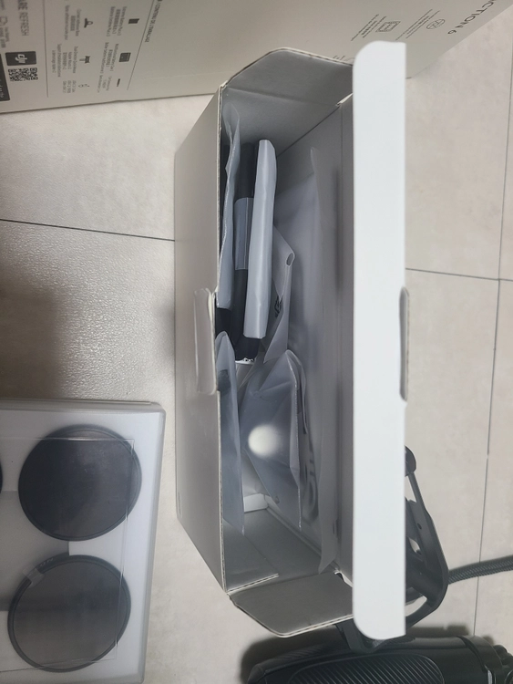 DJI 오즈모 액션 6 어드벤처 콤보 리퍼완료 케어 2년 + 각종 악세서리류 판매합니다 (내용참조) 이미지