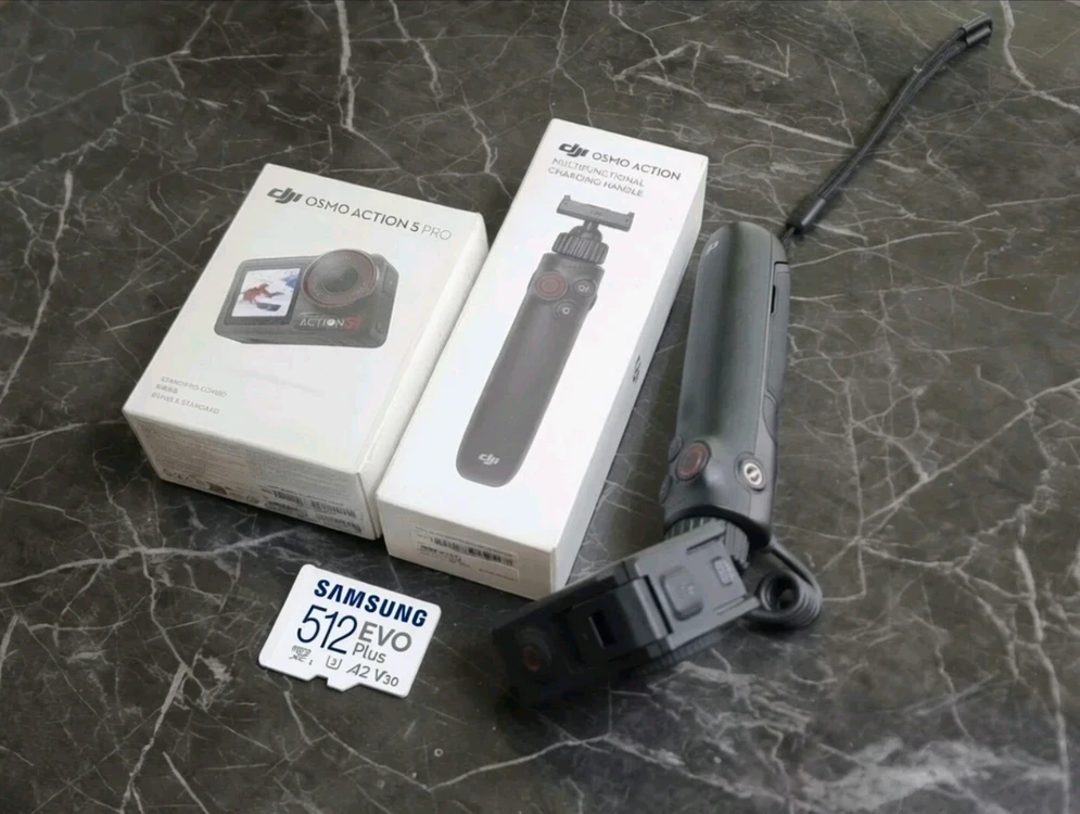 DJI 오즈모 액션 5 Pro + 충전핸들 + 메모리 512gb 이미지