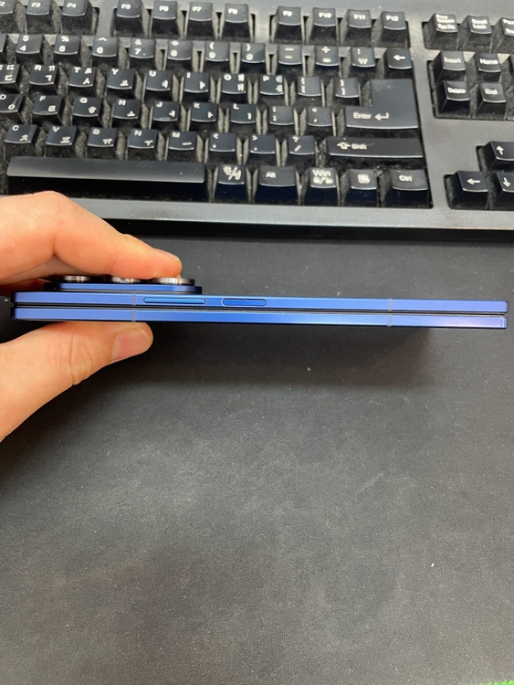 갤럭시Z폴드7 블루 256GB 무잔상 상태좋은 중고149만7천팝니다 이미지