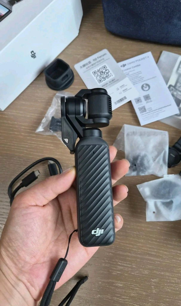 DJI 오즈모 포켓4 크리에이터 콤보 이미지