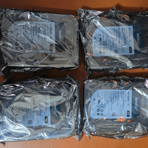 시놀로지 국내정품 HAT3300-4TB 4테라 미개봉 하드 HDD 이미지