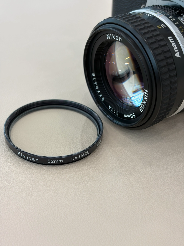 니콘 FM2 필름 카메라 + 50mm 1.4 렌즈 이미지
