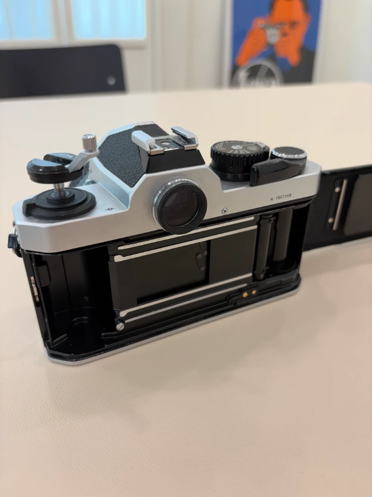 니콘 FM2 필름 카메라 + 50mm 1.4 렌즈 이미지
