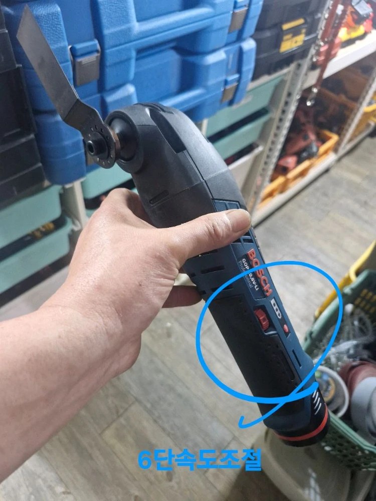 BOSCH보쉬멀티커터GOP10.8V-LI보쉬충전멀티커터만능커터미사용신품 배터리2개풀세트 이미지
