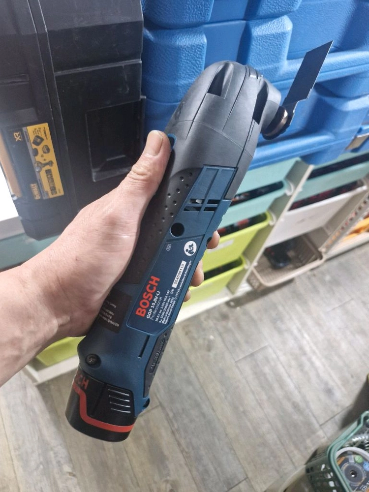 BOSCH보쉬멀티커터GOP10.8V-LI보쉬충전멀티커터만능커터미사용신품 배터리2개풀세트 이미지
