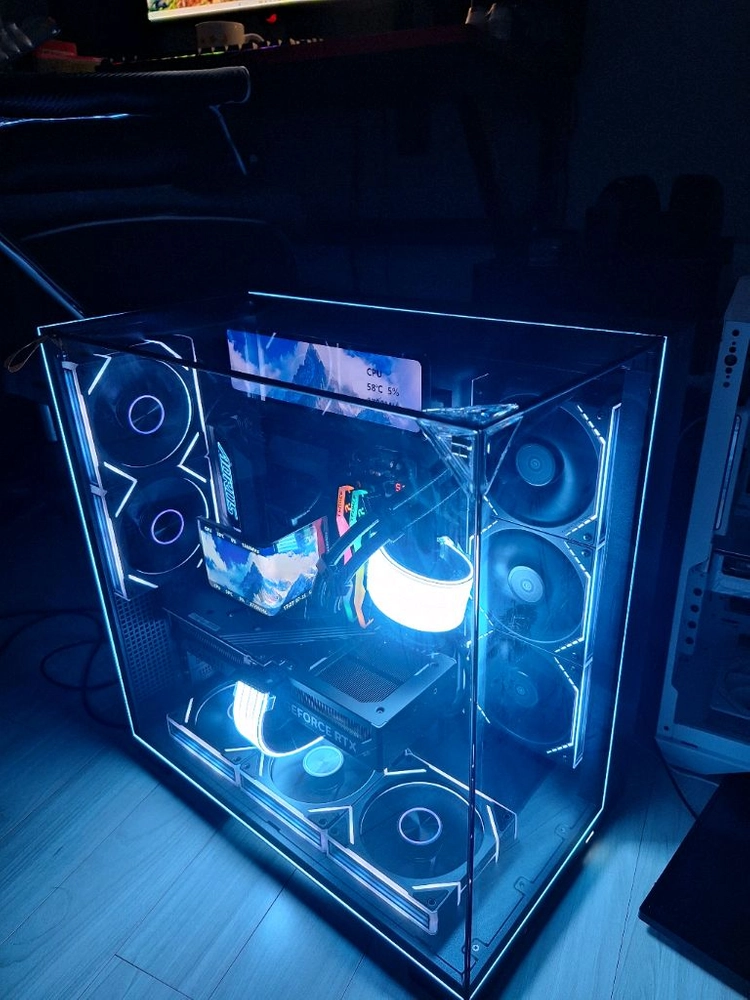 라이젠9 9950X3D RTX5080 하이엔드감성본체 팝니다 이미지