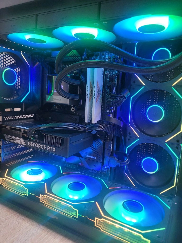 7800X3D 7950X3D 32G 1T RTX 5060 TI 신품동일 본체 이미지