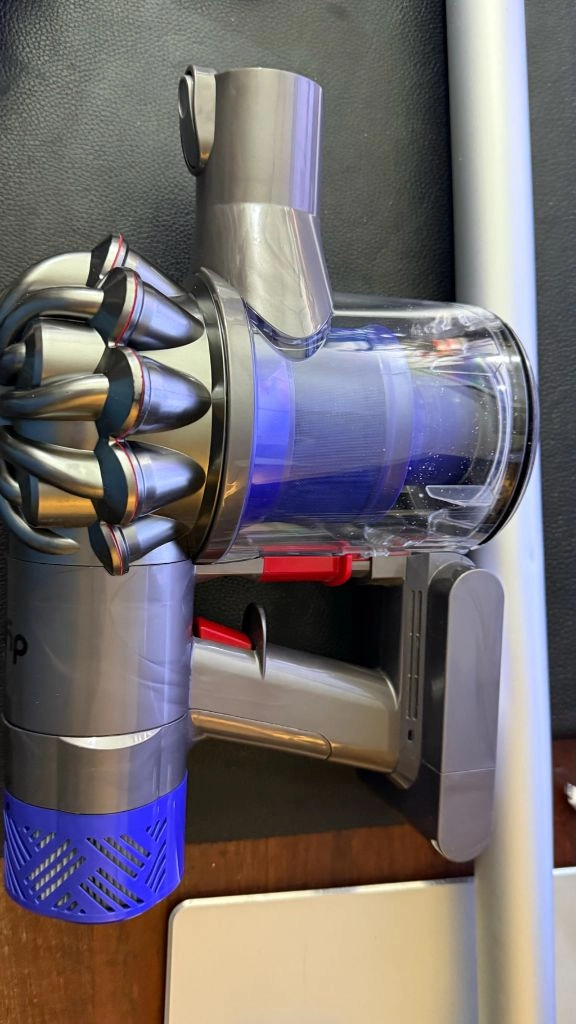 dyson V6 다이슨 무선청소기 이미지