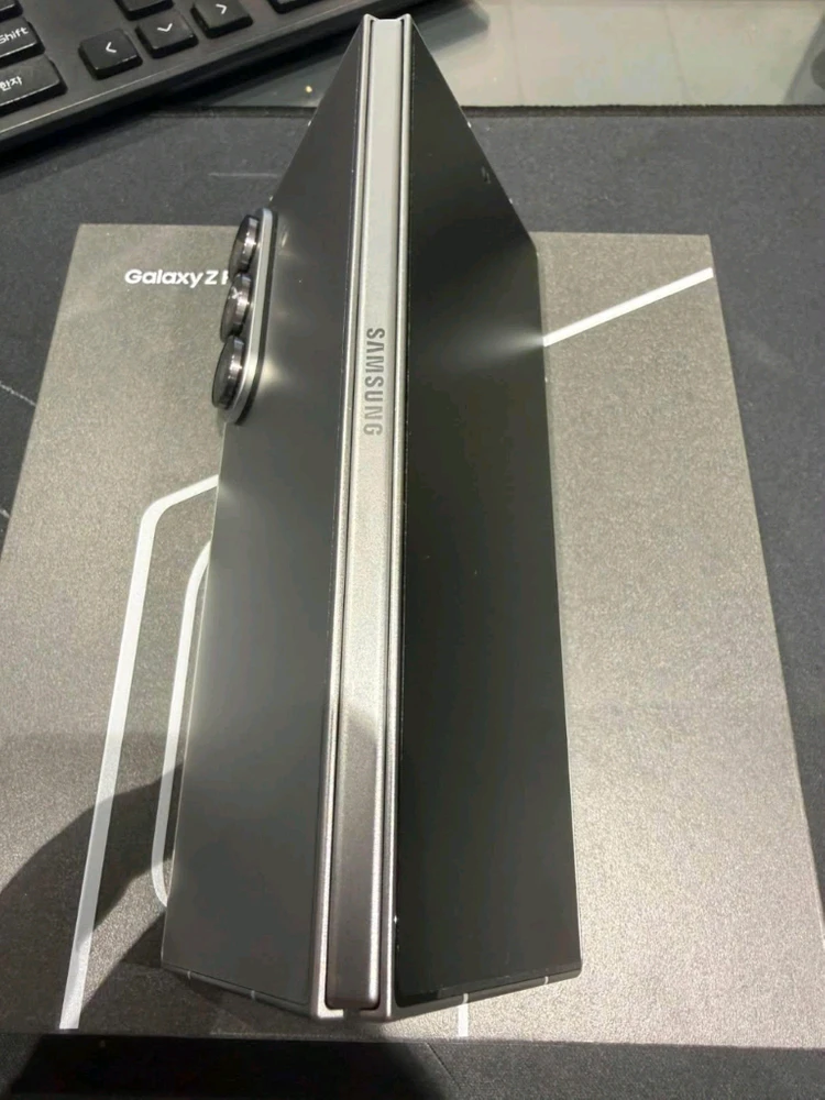 삼성 갤럭시 폴드7 256GB 자급제 새상품급 이미지