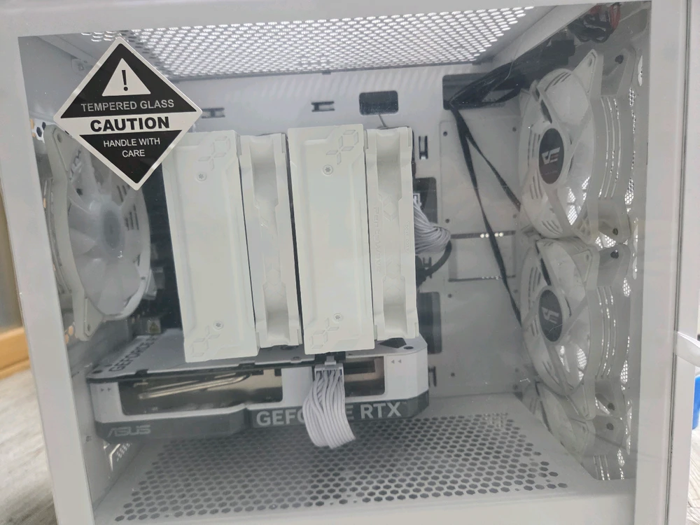 7800X3D RTX4060 컴퓨터팝니다 - 안심되는 중고거래