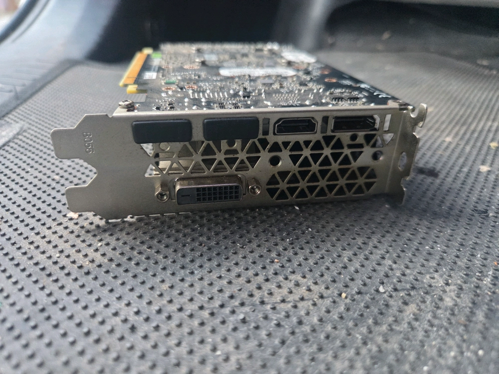 컴퓨터 부품 cpu 메인보드 노트북용 gtx1060 이미지