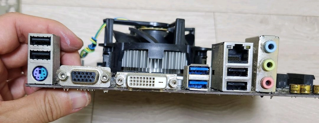 i3 9100F + H310M 보드팔아요 이미지