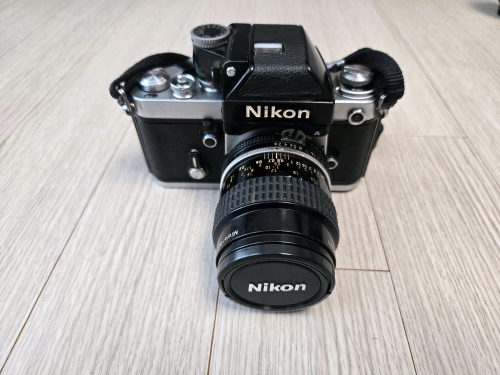 니콘 f2 바디 + 55mm f2.8 렌즈 판매합니다 이미지