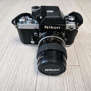 니콘 f2 바디 + 55mm f2.8 렌즈 판매합니다 이미지
