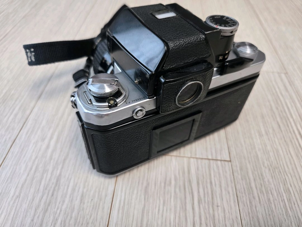 니콘 f2 바디 + 55mm f2.8 렌즈 판매합니다 이미지