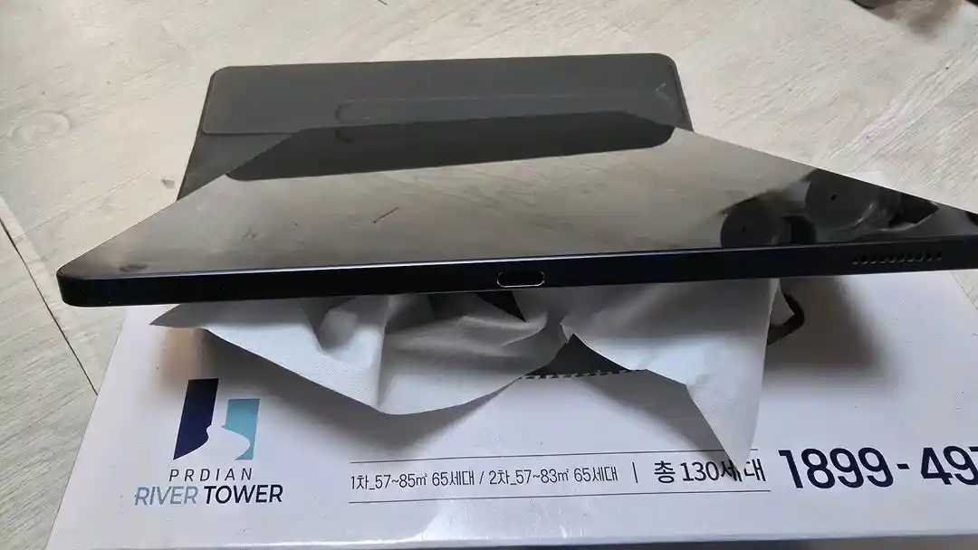 갤럭시탭s7 fe. sm-t733 이미지